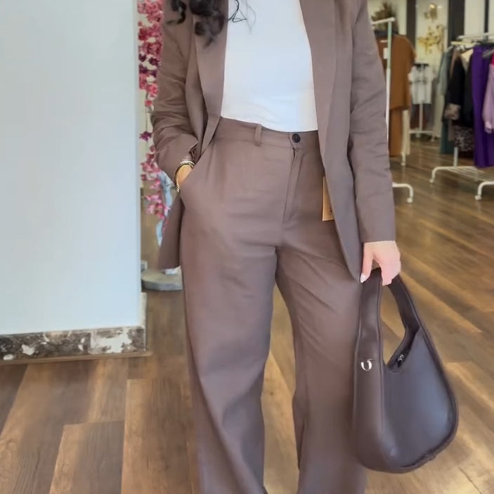 Pink Elegant and Modern Two-piece Suit